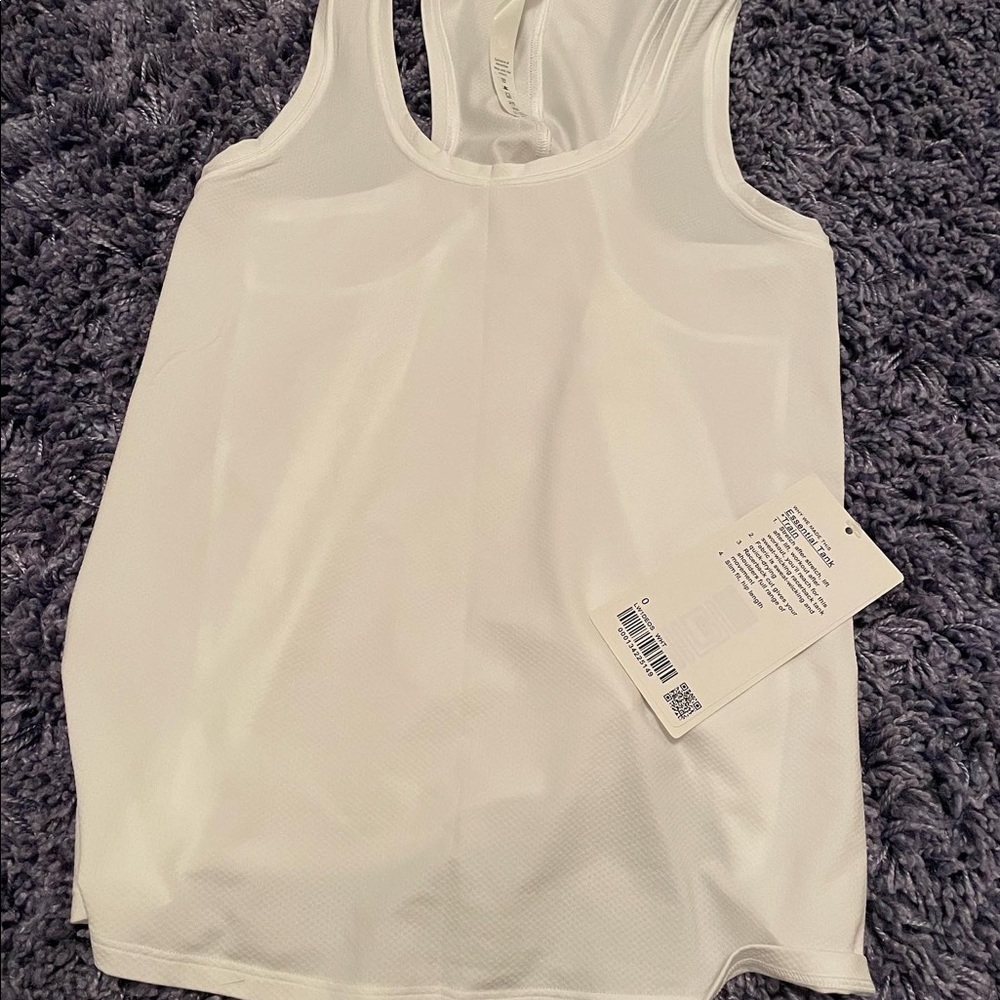 Brand new lululemon Essential Tank *Train